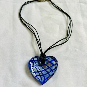Glass heart pendant necklace